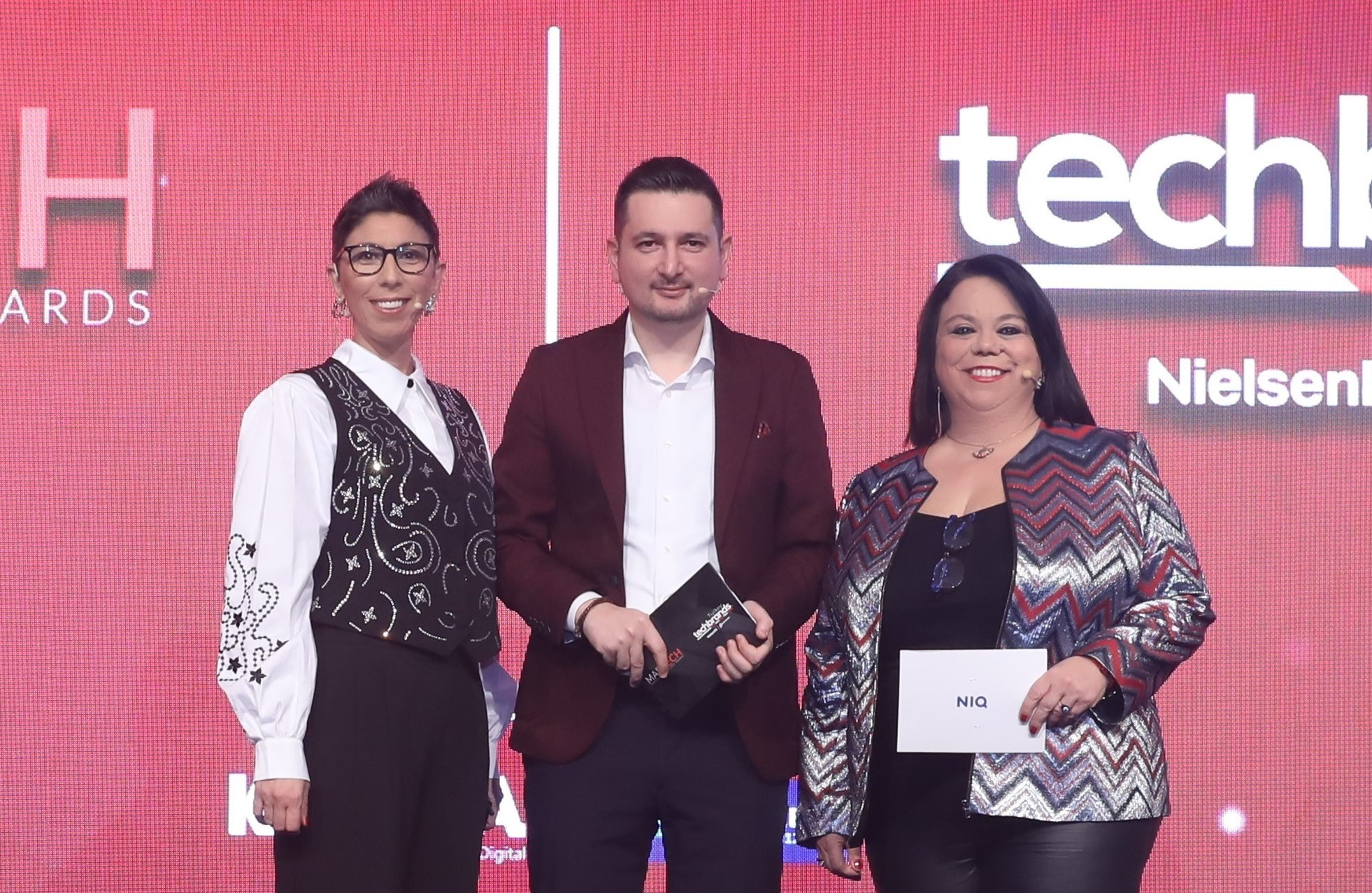 Türkiye’de Yılın En Teknolojik Markaları Ödüllerini Aldı…